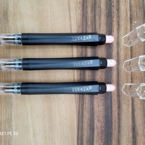 Luxaza 3-piece Eyeshadow Stick Palette with Pink & Neutral Colors, New